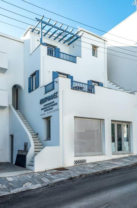 T Apartment Tínos Exteriér fotografie